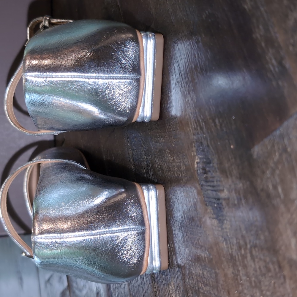 NWT - Franco Sarto Tinsley Metallic Silver Ballet Flats - Picture 7 of 11